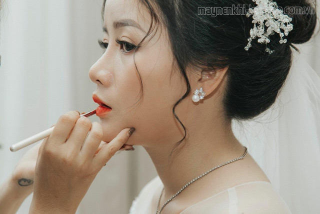 Makeup cô dâu thuộc phạm trù makeup chuyên nghiệp