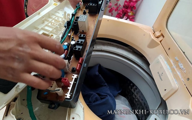 Board mạch máy giặt bị lỗi nguyên nhân máy giặt không xả nước